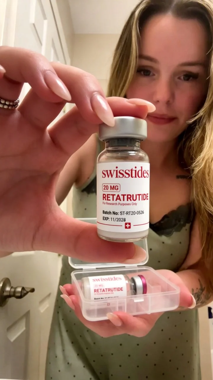 A customer opening her box of Swiss Tides vials